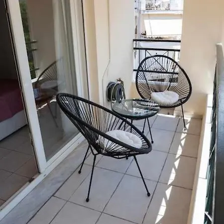 Apartment Photo Gallery *
