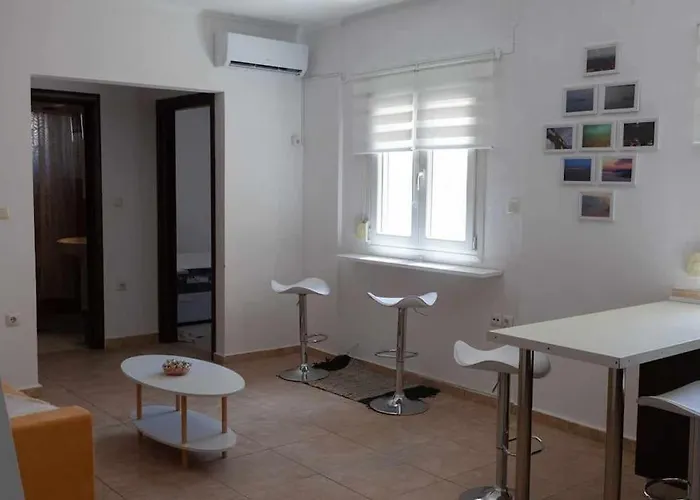 Apartment Photo Gallery *