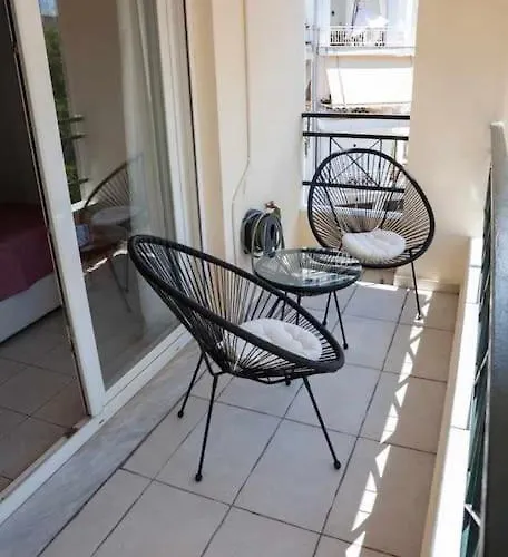 Apartment Photo Gallery *